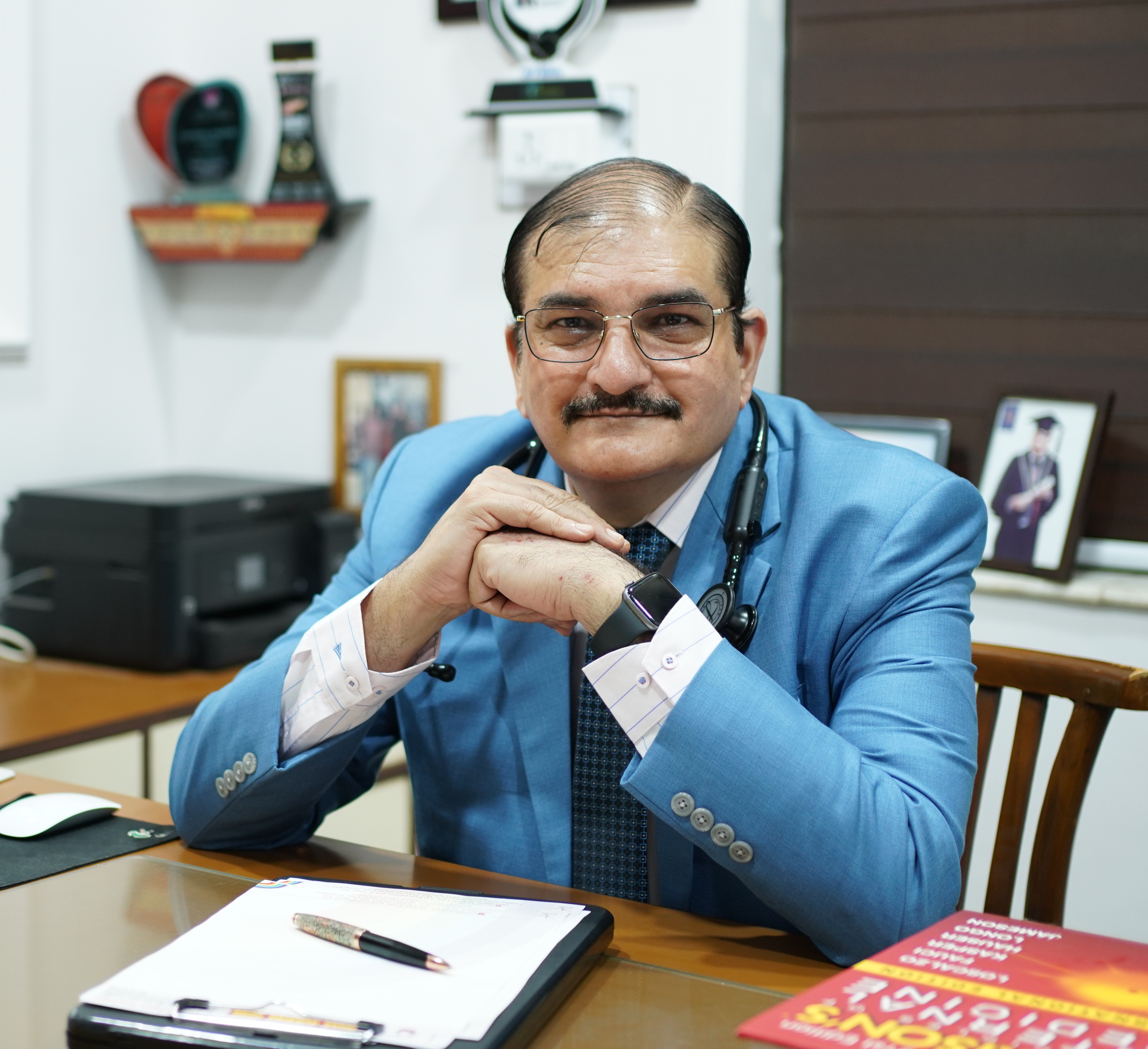 Dr Santosh Kochhar