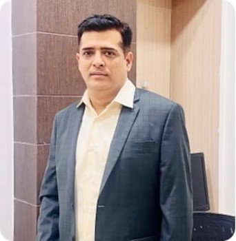 Dr Neeraj Saraswat